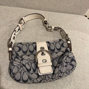 Cute Y2K Coach Purse!